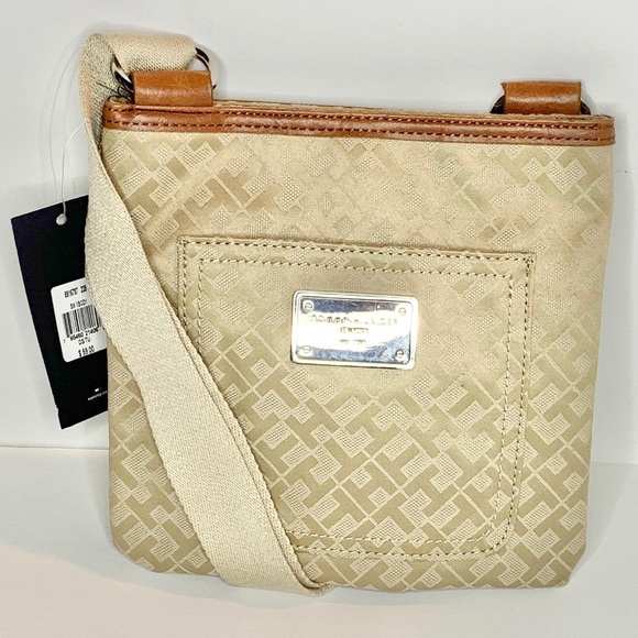 Tommy Hilfiger Handbags - NWT Tommy Hilfiger tan crossbody bag